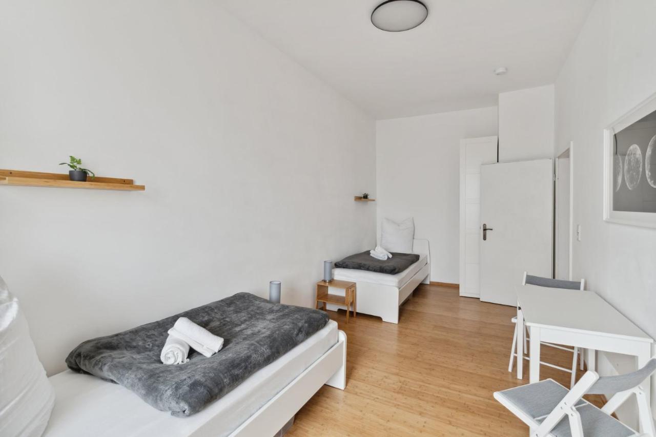 Apartment Fuer 13 Gaeste, 5 Schlafzimmer, 2 Baeder, 2 Loggia'S, Leipzig Zentrum Ost ภายนอก รูปภาพ