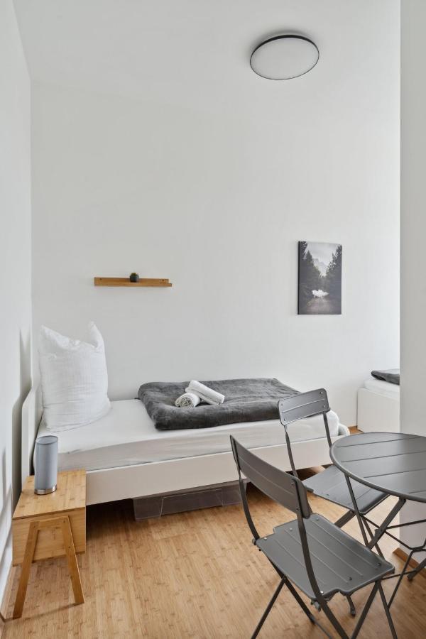 Apartment Fuer 13 Gaeste, 5 Schlafzimmer, 2 Baeder, 2 Loggia'S, Leipzig Zentrum Ost ภายนอก รูปภาพ